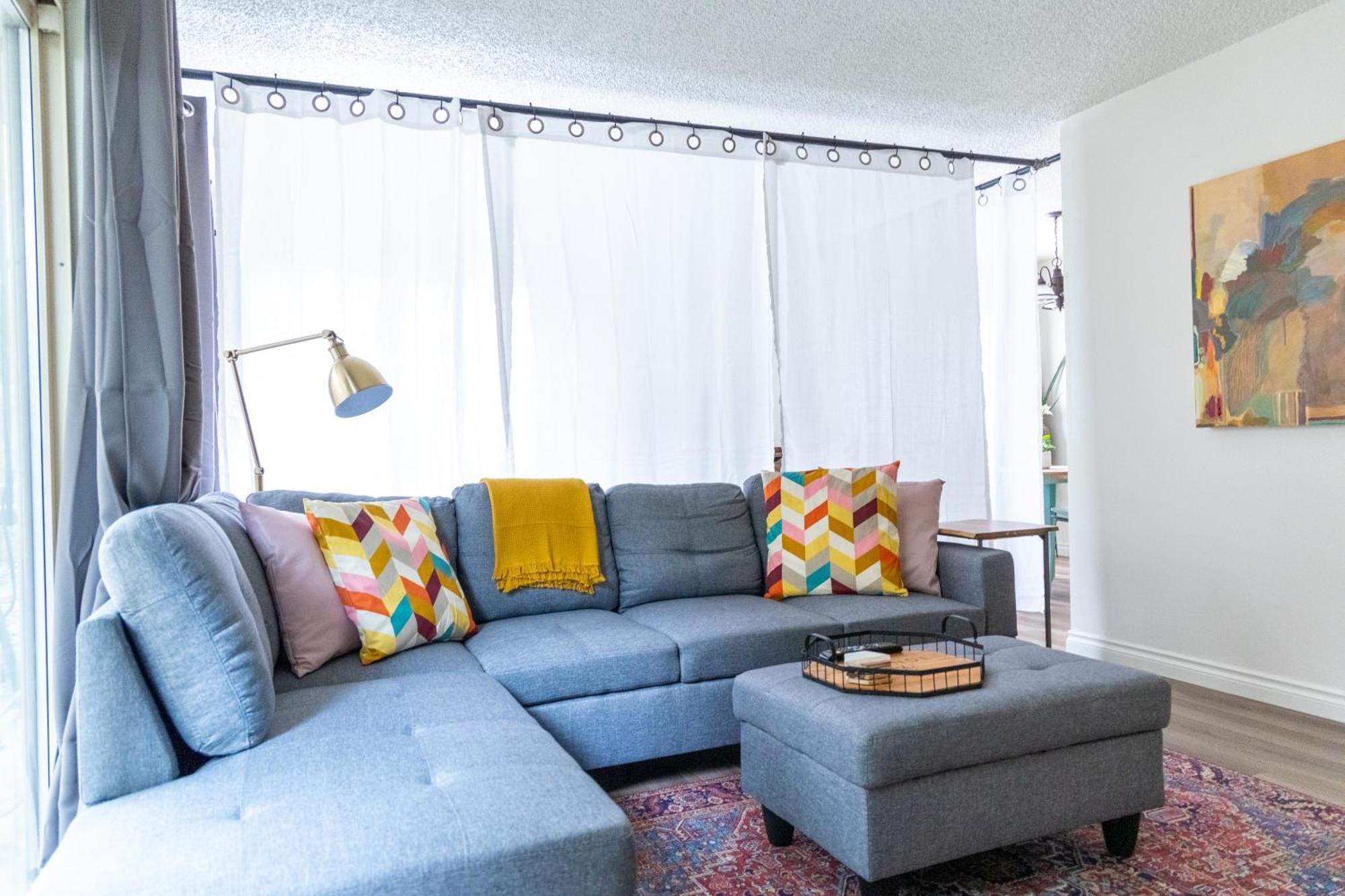 King Bed + Studio! Free Parking, Patio, Wfh Space! Seattle Exterior photo
