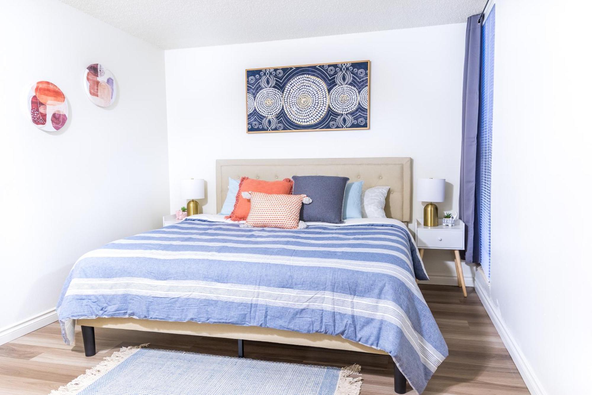 King Bed + Studio! Free Parking, Patio, Wfh Space! Seattle Exterior photo