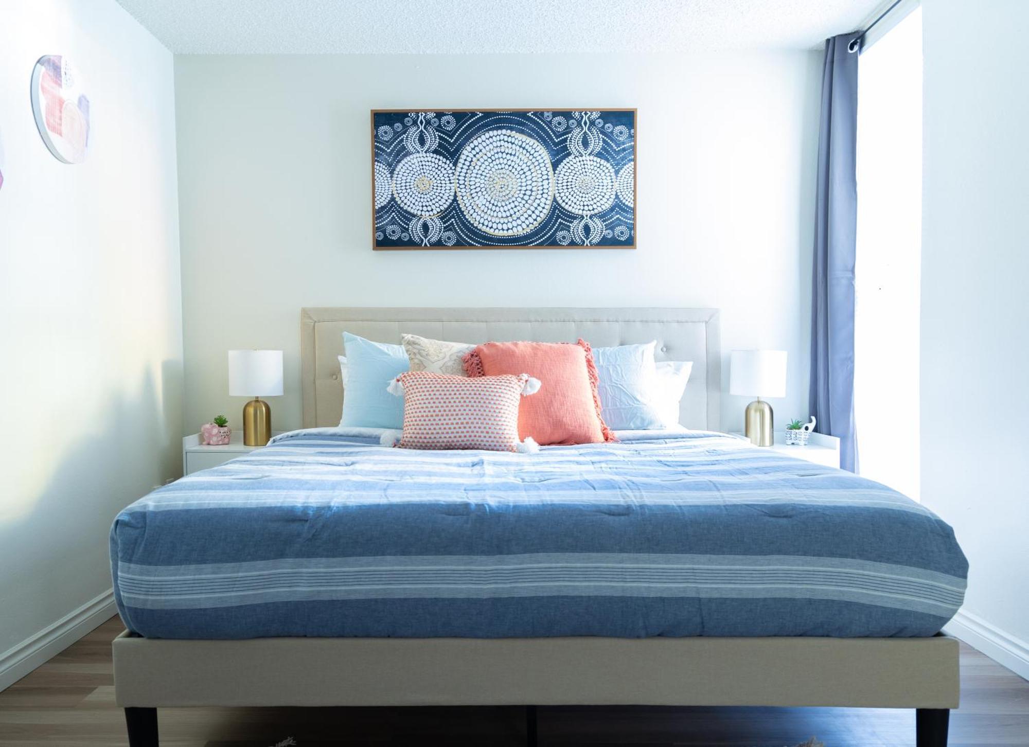 King Bed + Studio! Free Parking, Patio, Wfh Space! Seattle Exterior photo