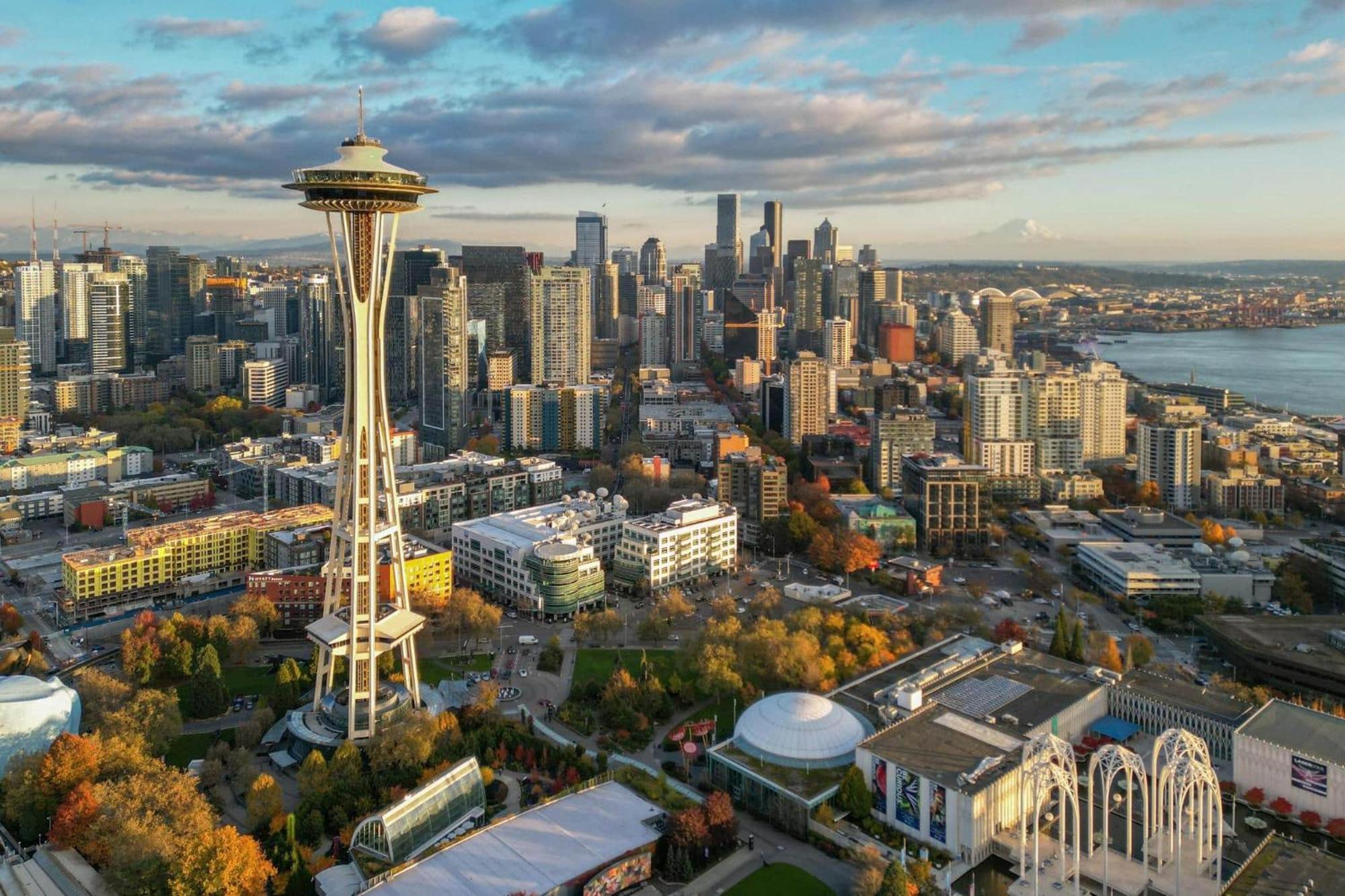 King Bed + Studio! Free Parking, Patio, Wfh Space! Seattle Exterior photo
